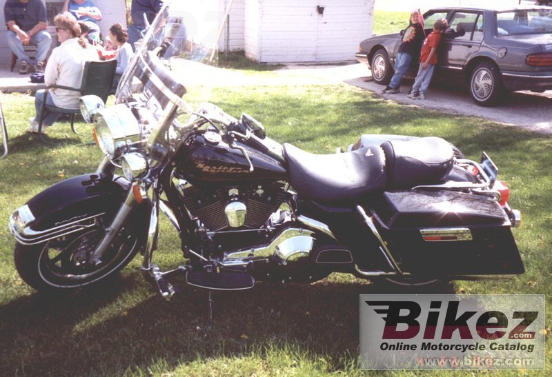 Big Joel Nott flhr road king picture and wallpaper from Bikez.com